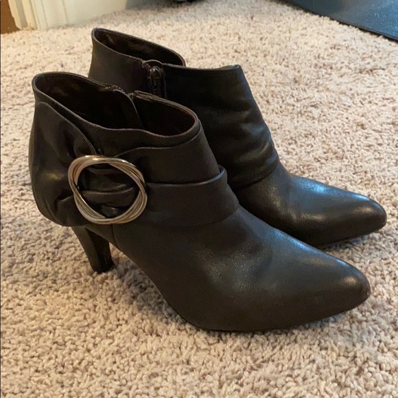 Michelle D Brown Ankle Booties (7.5) - Picture 3 of 7
